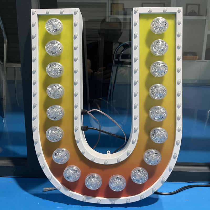 为何游乐场合常用金属LED发光字标识装饰？？？？？？